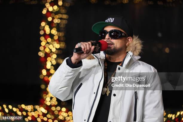 Sean Paul performs during the rehearsals for the 96th Macy's Thanksgiving Day parade at Macy's Herald Square on November 22, 2022 in New York City.