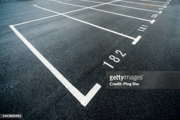 parking space on the ground, line on the ground - parking space imagens e fotografias de stock