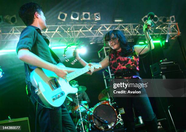 Sons and Daughters performing live at the Carling Weekend Music Festival in Leeds. 26th August 2005.; Job: 21355 Ref: ZB3061_166738_096CSS -...