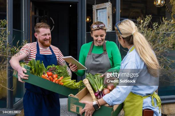 restaurant buying fresh vegetables - horseradish stock pictures, royalty-free photos & images