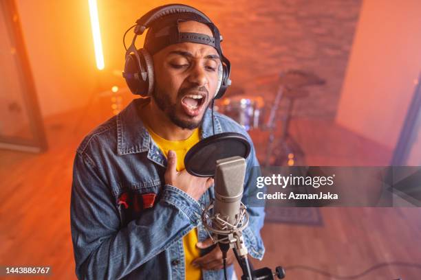 Yellow Backround Rapper Interview 582 Rap Yellow Stock Photos, High-Res Pictures, and Images - Getty Images