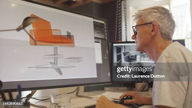 diseñador de muebles maduros b - profesional de diseño fotografías e imágenes de stock