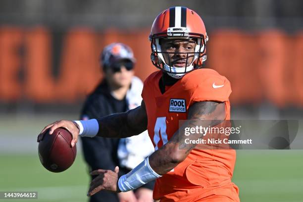 Deshaun Watson of the Cleveland Browns throws a pass during a practice at CrossCountry Mortgage Campus on November 23, 2022 in Berea, Ohio.