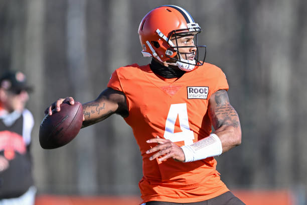 Deshaun Watson of the Cleveland Browns throws a pass during a practice at CrossCountry Mortgage Campus on November 23, 2022 in Berea, Ohio.