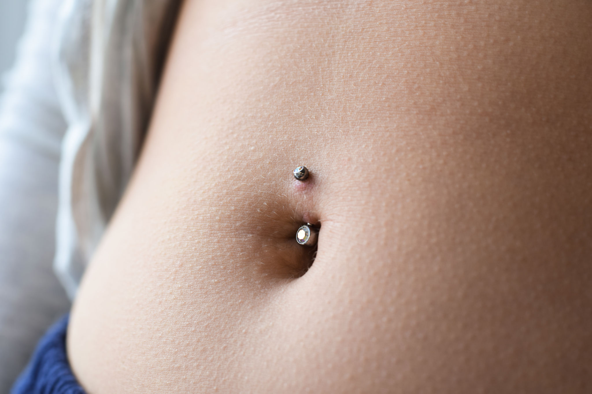 belly button piercing