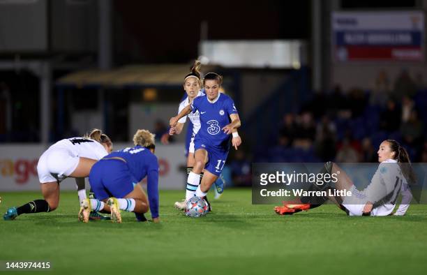 Jessie Fleming of Chelsea FC Women controls the ball during the UEFA Women's Champions League group A match between Chelsea FC and Real Madrid at...