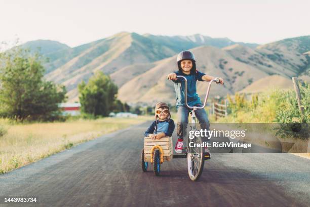 sidecar racers - sidecar motocross racing stock pictures, royalty-free photos & images