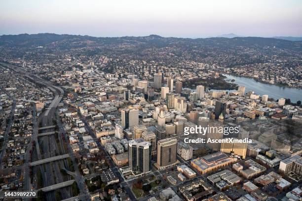 aerial view of downtown oakland, california - oakland californië stockfoto's en -beelden