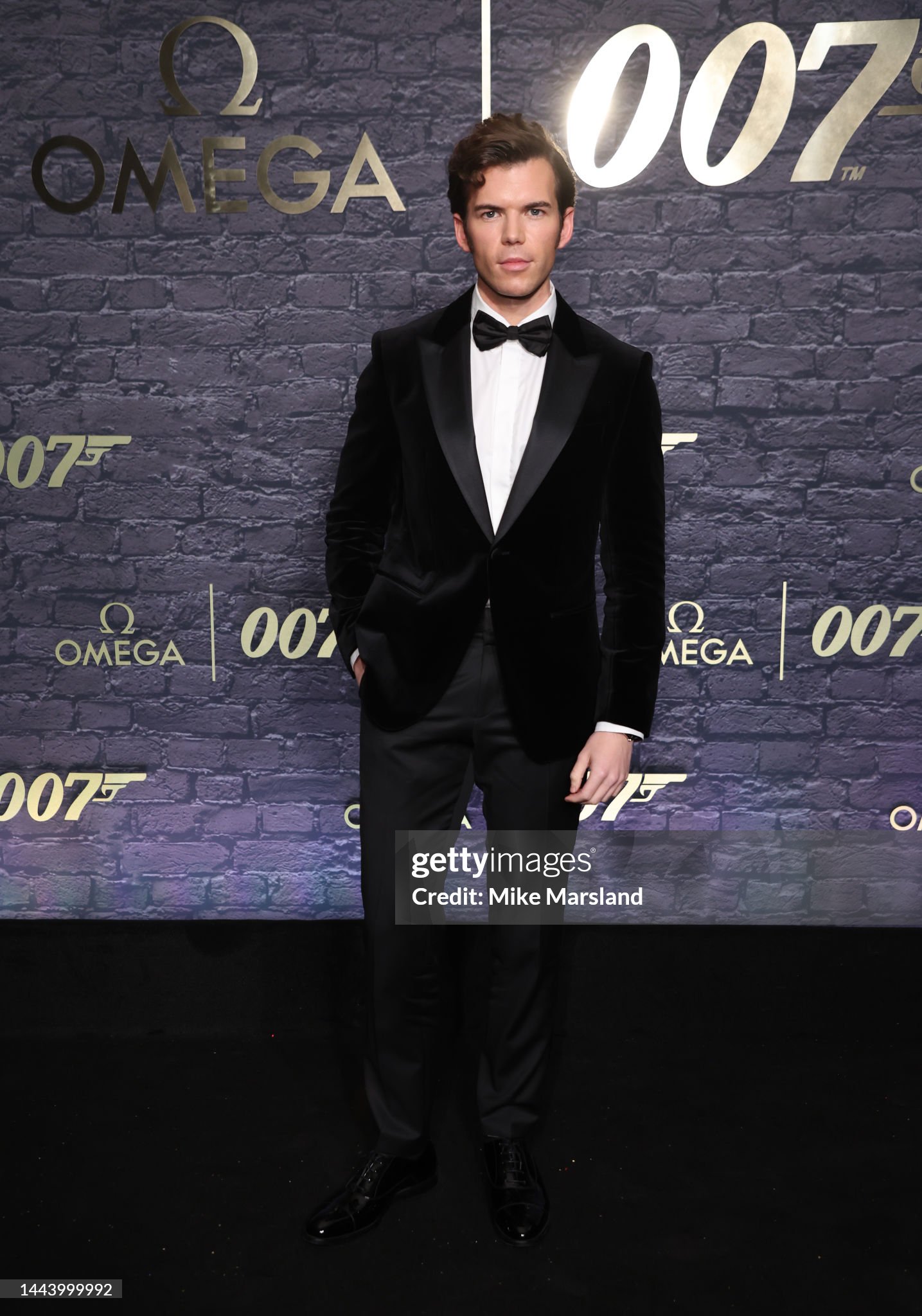 omega-celebrates-60-years-of-james-bond-with-daniel-craig.jpg?s=2048x2048&w=gi&k=20&c=DQyjpm7xfsIo2UjAQl1IGh78ibXiiHKwKbMnlNs1i7E=