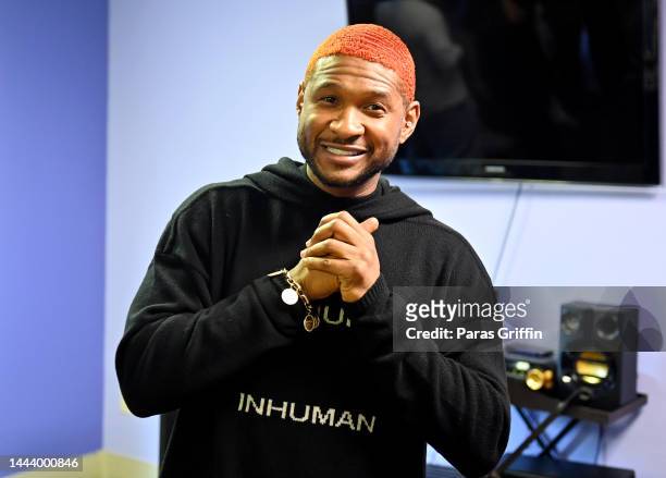 Usher Raymond attends the Healthy Thanksgiving meals giveaway event hosted / sponsored by HUNGRY, Sunfare and Usher Raymond at Mary Hall Freedom...