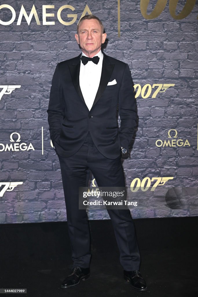 https://media.gettyimages.com/id/1444027989/photo/60-years-of-james-bond-arrivals.jpg?s=1024x1024&w=gi&k=20&c=RLf-VC_AGUYTs-vubRlNL2ddOSdx8gB30aOI5r5kd6k=