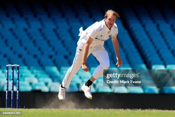 David Moody of Western Australia bowls during day 3 of the Sheffield Shield match between New South Wales and Western Australia at Sydney Cricket...