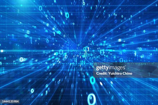 code flowing with high speed - codice binario foto e immagini stock
