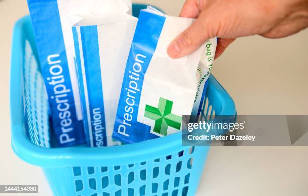 vitamin b complex - antibiotic stock pictures, royalty-free photos & images