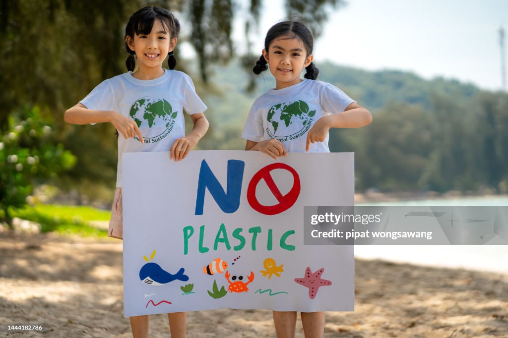 Collect Plastic Portraits Groups Of Childrens Volunteers They Are Collecting Plastic ...