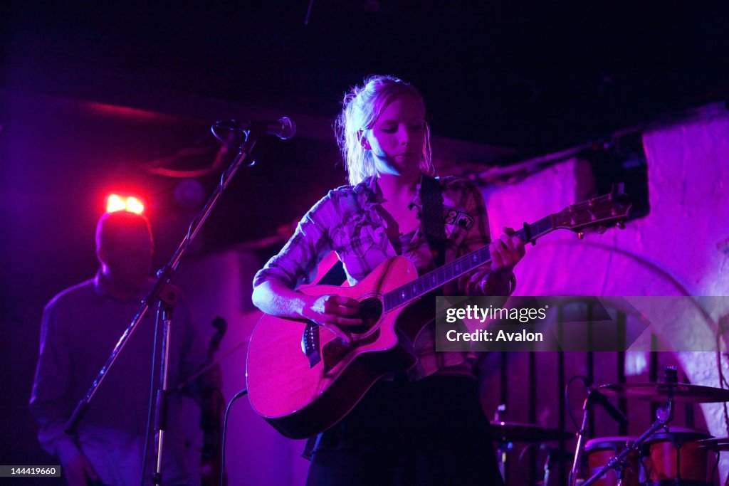 Ella Edmondson - The Borderline