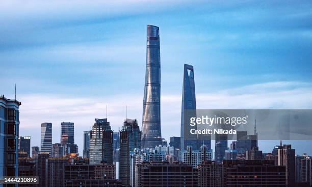 arranha-céus em xangai, china - shanghai world financial center - fotografias e filmes do acervo