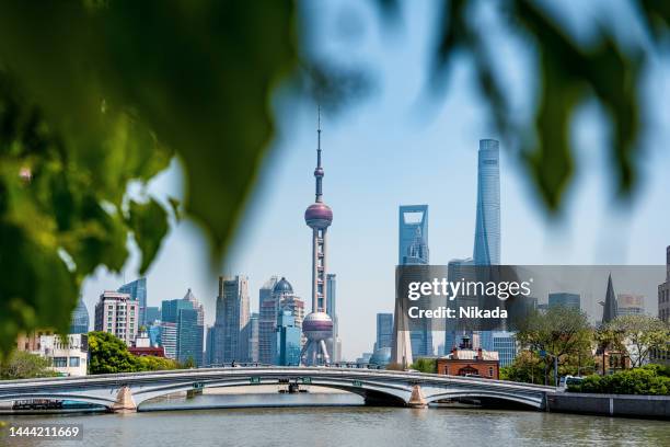 skyline moderno di shanghai, cina - the bund foto e immagini stock