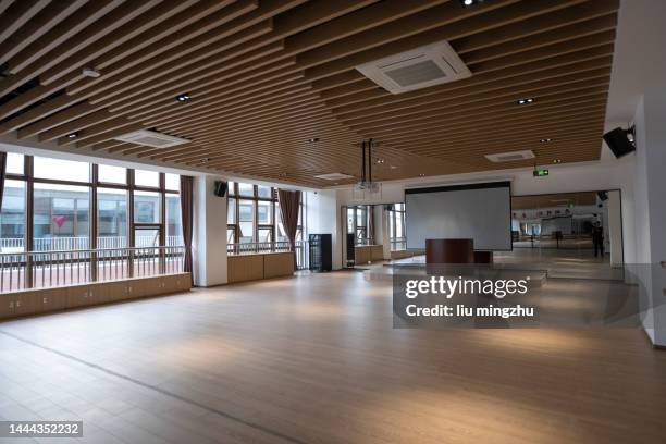 empty dance studio - empty dance studio stock pictures, royalty-free photos & images