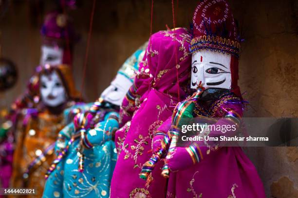 colourful puppets - indian entertainment art and culture fotografías e imágenes de stock