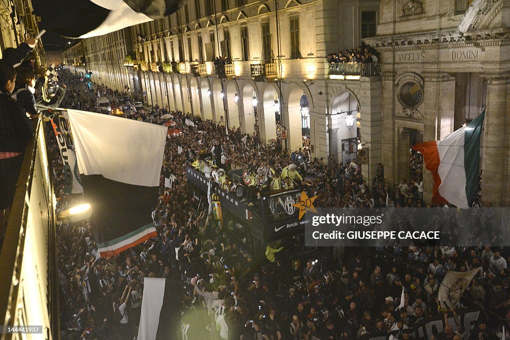 The bus of Juventus football team parade