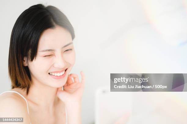 oriental female home life portrait - 北京 stock pictures, royalty-free photos & images