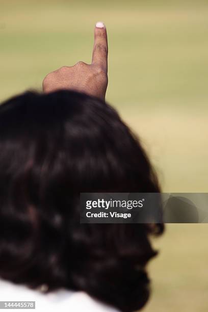 rear view of a person's head - dismissal cricket stock-fotos und bilder