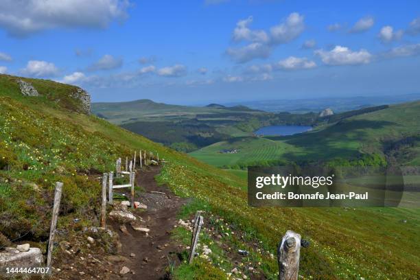 hillside hiking trail - dordogne stock pictures, royalty-free photos & images