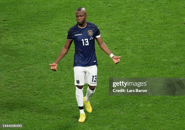 Enner Valencia of Ecuador applauds fans after the 1-1 draw in the FIFA World Cup Qatar 2022 Group A match between Netherlands and Ecuador at Khalifa...