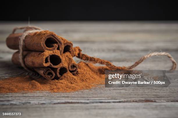 close-up of cinnamon on table,united states,usa - canela imagens e fotografias de stock
