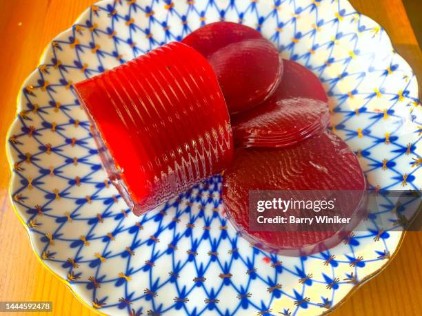 jellied cranberry sauce - canned cranberry stock pictures, royalty-free photos & images