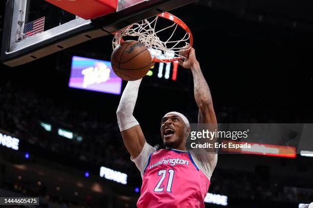 Daniel Gafford of the Washington Wizards dunks the basketball during the second half against the Miami Heat at FTX Arena on November 25, 2022 in...