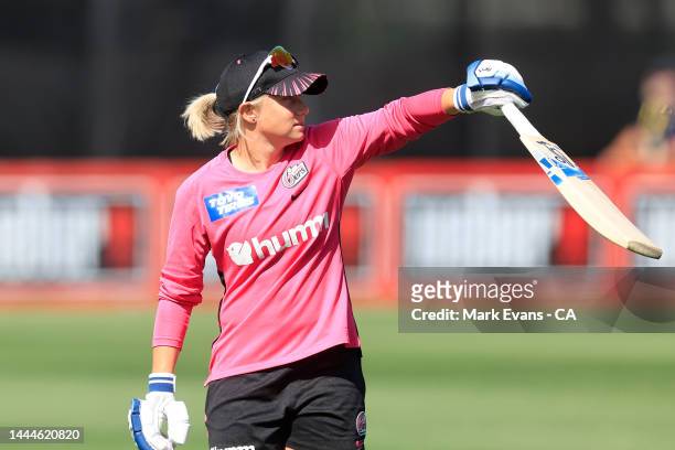 Alyssa Healy of the Sixers warms up during the Women's Big Bash League Final between the Sydney Sixers and the Adelaide Strikers at North Sydney...
