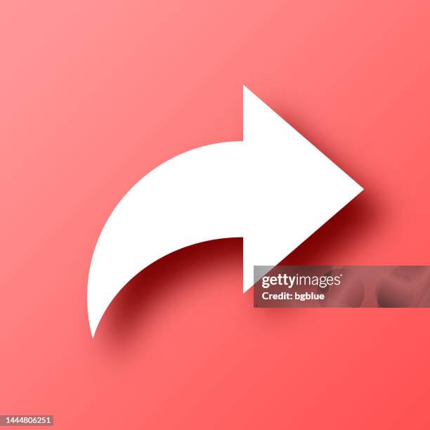 stockillustraties, clipart, cartoons en iconen met share. icon on red background with shadow - curved red arrow
