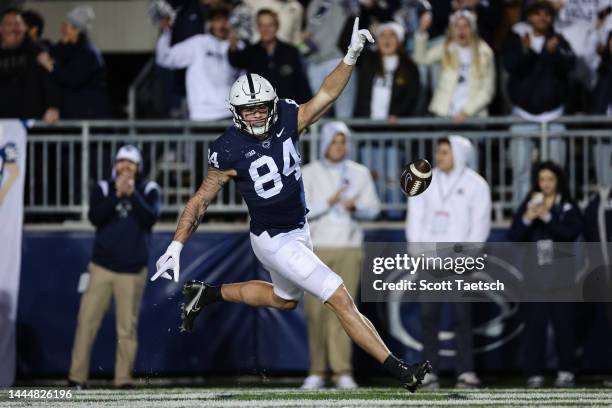 Theo Johnson of the Penn State Nittany Lions celebrates after scoring his second touchdown of the game against the Michigan State Spartans during the...