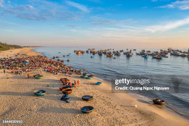 tam tien beach and fish market - hoi an vietnam stock-fotos und bilder