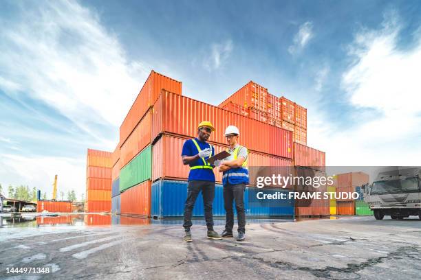 Container Store Employee Large Store Employee Photos and Premium High Res Pictures - Getty Images