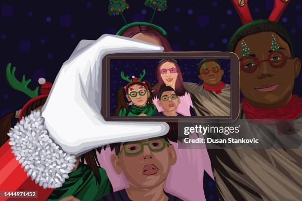 familie und weihnachtsmann mit handy - adolescent daughter mother portrait stock-grafiken, -clipart, -cartoons und -symbole