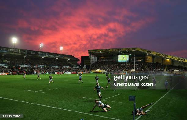 Ollie Hassell-Collins of London Irish scores a try as the sunsets during the Gallagher Premiership Rugby match between Leicester Tigers and London...