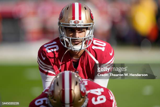 Jimmy Garoppolo of the San Francisco 49ers warms up prior to the game against the New Orleans Saints at Levi's Stadium on November 27, 2022 in Santa...