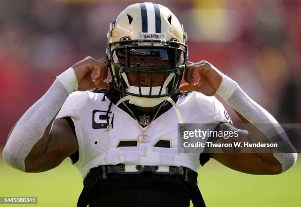 Alvin Kamara of the New Orleans Saints warms up prior to the game against the San Francisco 49ers at Levi's Stadium on November 27, 2022 in Santa...