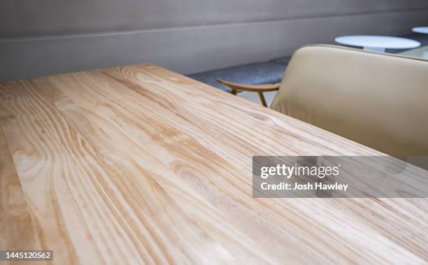 empty wooden table - カフェ　テーブル　無人 ストックフォトと画像