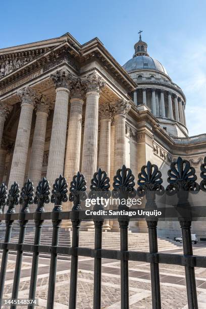 the pantheon in paris - quartier de la madeleine photos et images de collection