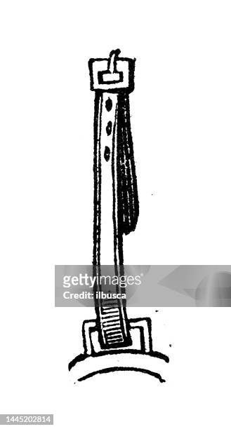 ilustraciones, imágenes clip art, dibujos animados e iconos de stock de ilustración de grabado antiguo: cinturón - abrochar con el cinturón