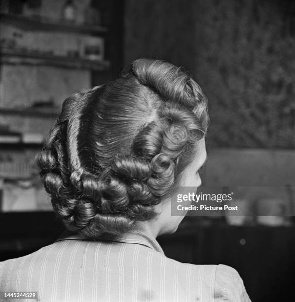 12,388 Curly Hair Back Photos and Premium High Res Pictures - Getty Images