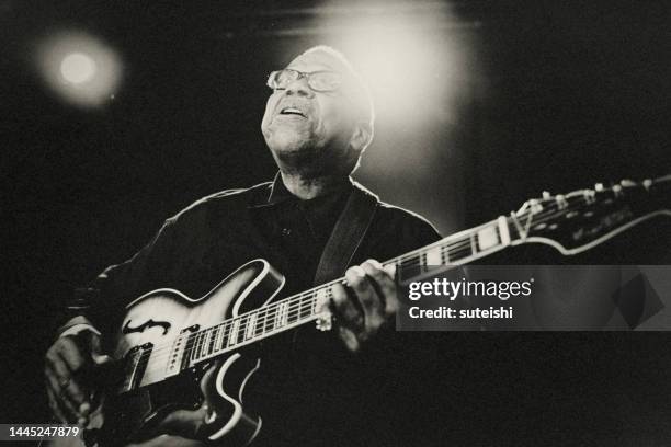 the guitarist! - blues music stock pictures, royalty-free photos & images
