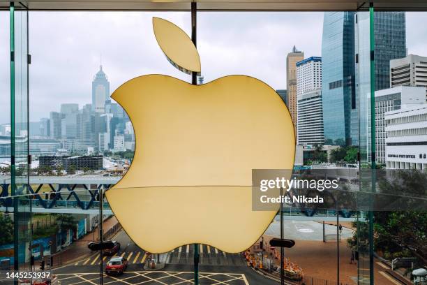 apple store in ifc shopping mall, hongkong - apple store stock pictures, royalty-free photos & images