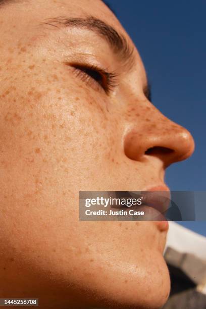 Close Profile Profile Closeup Woman Photos and Premium High Res Pictures - Getty Images