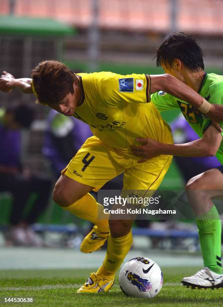 Hiroki Sakai of Kashiwa Reysol in action during the AFC Champions League Group H match between Jeonbuk Hyundai Motors and Kashiwa Reysol at Jeonju...