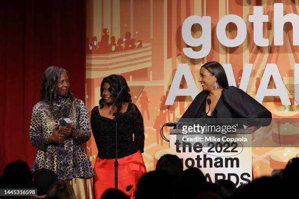 Pamela Poitier, Beverly Poitier-Henderson, and Anika Poitier accept an award onstage during the 2022 Gotham Awards at Cipriani Wall Street on...